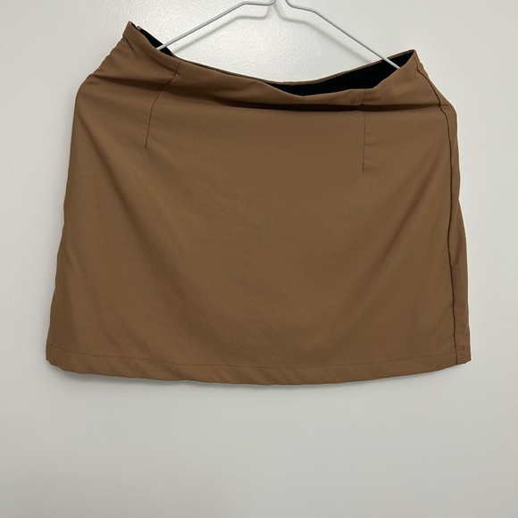 High waisted mini skirt with built in shorts - Picture 6 of 7